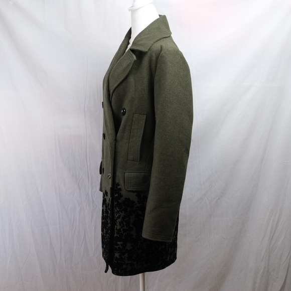 Banana republic green and black wool blend flocked hem pea coat. Size S - Picture 4 of 9